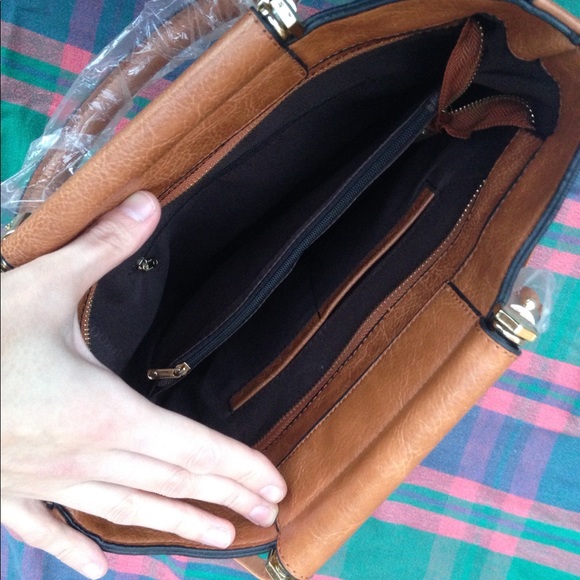 NWOT Brown faux leather purse - Picture 4 of 4